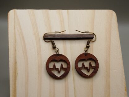 Boucles d'oreilles en bois : Cœur Electro